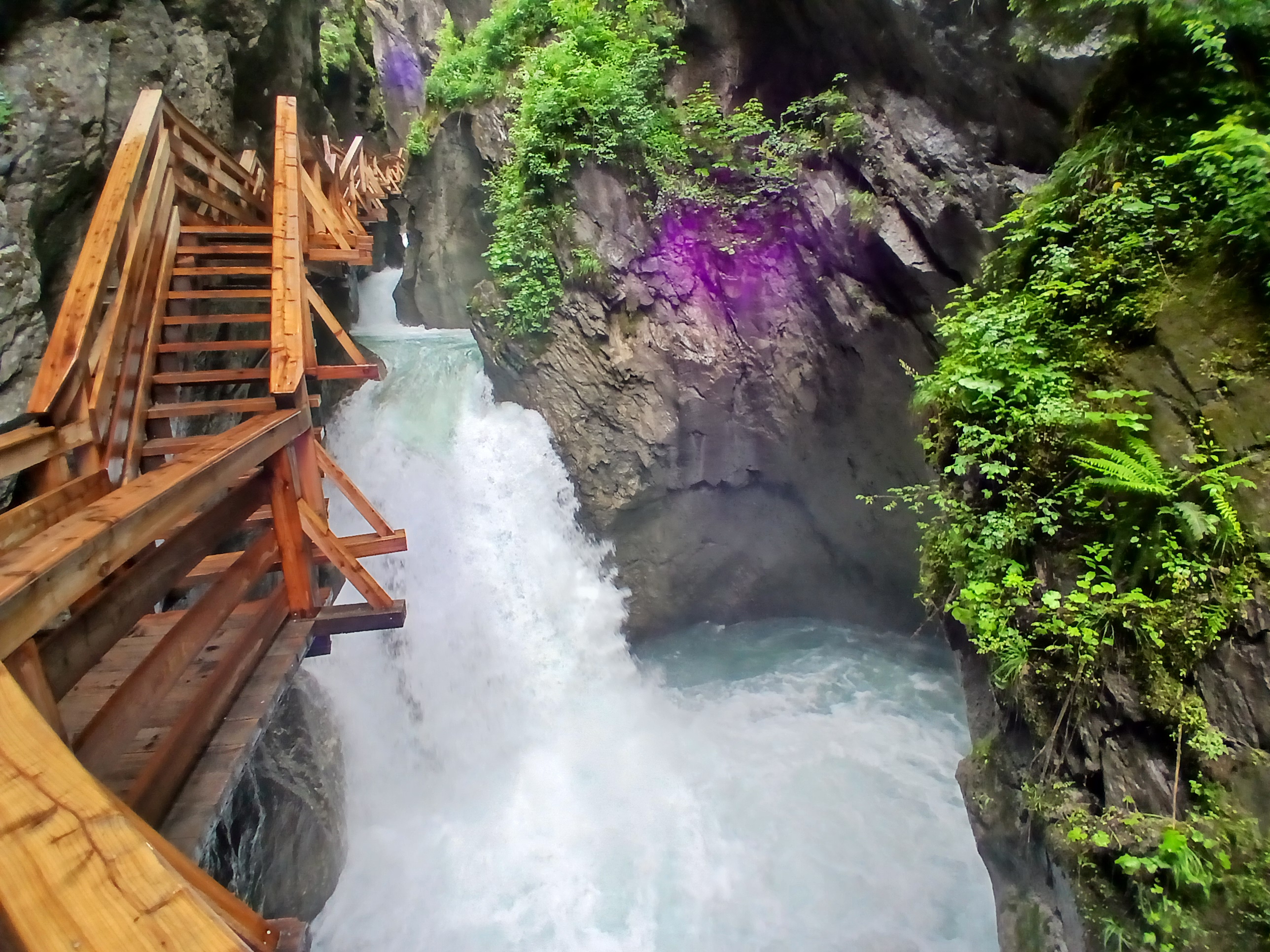 Mystic gorgetour